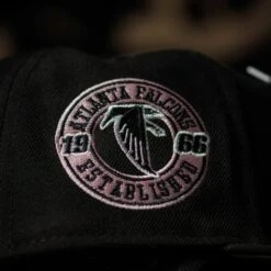 NEW ERA 59FIFTY NFL ATLANTA FALCONS 1966 ESTABLISHED BLACK / PINK UV FITTED CAP -Headwear store 20250225 IMG 9886 Editcopy