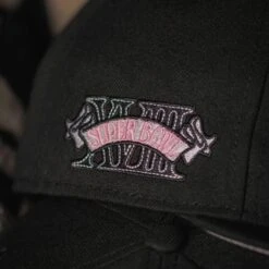 NEW ERA 59FIFTY NFL LAS VEGAS RAIDERS SUPER BOWL XVIII BLACK / PINK UV FITTED CAP 12 NEW ERA 59FIFTY NFL LAS VEGAS RAIDERS SUPER BOWL XVIII BLACK / PINK UV FITTED CAP -Headwear store 20250225 IMG 9996 Editcopy