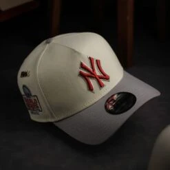 NEW ERA 9FORTY A-FRAME MLB NEW YORK YANKEES WS 24 TWO TONE CHROME WHITE / CARDINAL UV SNAPBACK