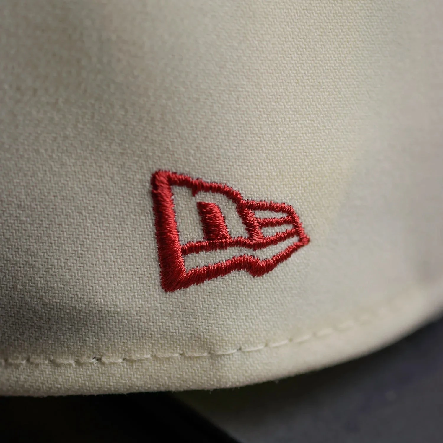 NEW ERA 9FORTY A-FRAME MLB NEW YORK YANKEES WS 24 TWO TONE CHROME WHITE / CARDINAL UV SNAPBACK 7 NEW ERA 9FORTY A-FRAME MLB NEW YORK YANKEES WS 24 TWO TONE CHROME WHITE / CARDINAL UV SNAPBACK - Image 5