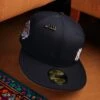 NEW ERA 59FIFTY MLB MINI LOGO NEW YORK YANKEES WS 99 NAVY / GREY UV FITTED CAP 2 NEW ERA 59FIFTY MLB MINI LOGO NEW YORK YANKEES WS 99 NAVY / GREY UV FITTED CAP -Headwear store 20250327 IMG 1546 Editcopy