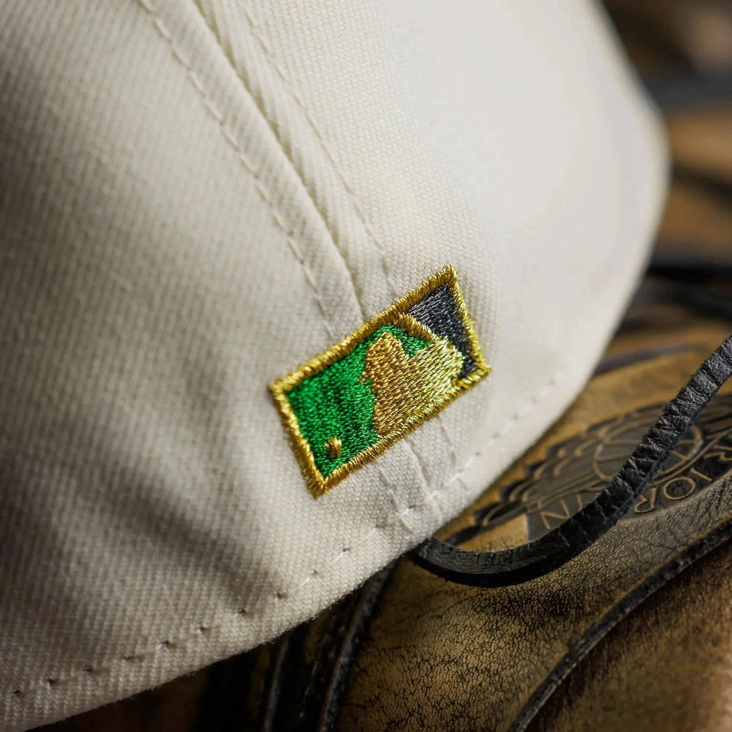 NEW ERA 59FIFTY MLB NEW YORK YANKEES WORLD SERIES 100TH ANNIVERSARY TWO TONE / KELLY GREEN UV FITTED CAP 5 NEW ERA 59FIFTY MLB NEW YORK YANKEES WORLD SERIES 100TH ANNIVERSARY TWO TONE / KELLY GREEN UV FITTED CAP - Image 3