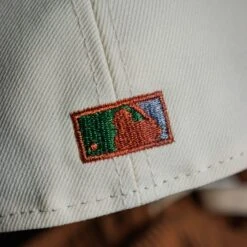 HOUSTON ASTROS MLB TWO TONE CHROME WHITE GRAY UV / NEW ERA 59FIFTY FITTED CAP 14 HOUSTON ASTROS MLB TWO TONE CHROME WHITE GRAY UV / NEW ERA 59FIFTY FITTED CAP -Headwear store 20250603 IMG 5381 Editcopy