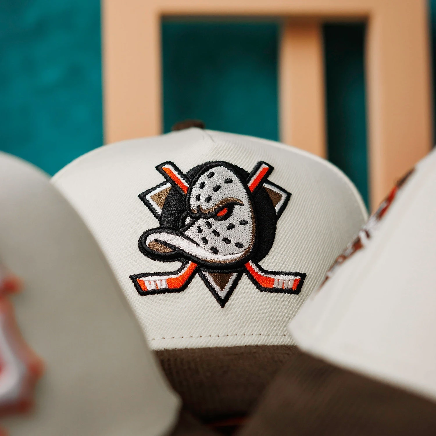 NEW ERA 9FORTY A-FRAME NHL ANAHEIM DUCKS ALL STAR GAME 1991 TWO TONE / ORANGE UV SNAPBACK 4 NEW ERA 9FORTY A-FRAME NHL ANAHEIM DUCKS ALL STAR GAME 1991 TWO TONE / ORANGE UV SNAPBACK - Image 2