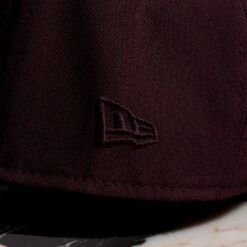 LAS VEGAS RAIDERS NFL MAROON GRAY UV / NEW ERA 9FORTY A-FRAME 15 LAS VEGAS RAIDERS NFL MAROON GRAY UV / NEW ERA 9FORTY A-FRAME -Headwear store 20250626 IMG 7609 Editcopy