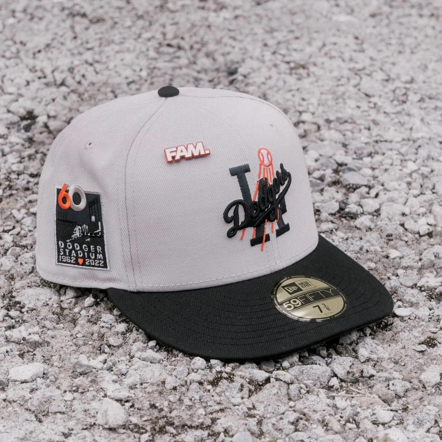 NEW ERA 59FIFTY MLB LOS ANGELES DODGERS 60TH ANNIVERSARY TWO TONE / GRAPHITE UV FITTED CAP 3 NEW ERA 59FIFTY MLB LOS ANGELES DODGERS 60TH ANNIVERSARY TWO TONE / GRAPHITE UV FITTED CAP