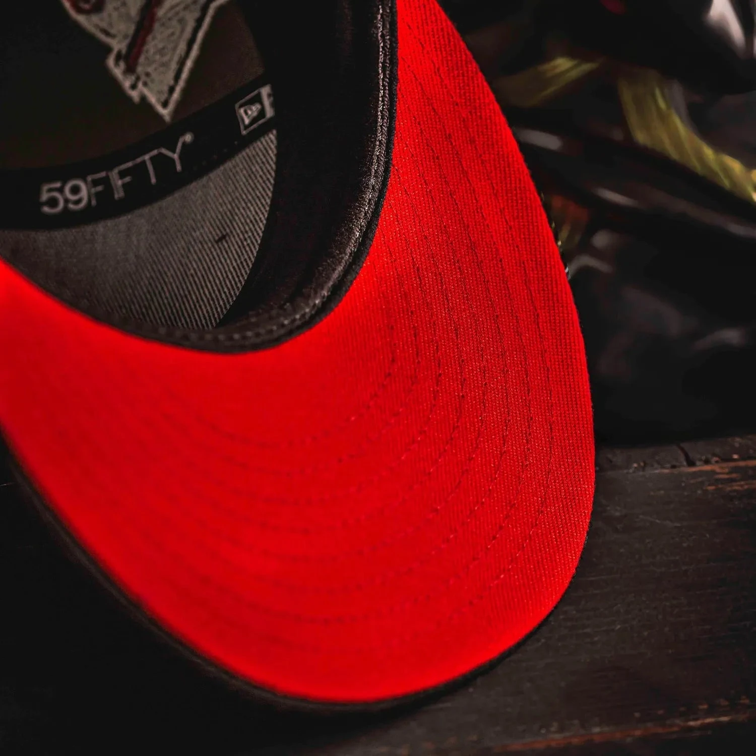 NEW ERA 59FIFTY NHL ANAHEIM DUCKS 30TH ANNIVERSARY TWO TONE / RED UV FITTED CAP + MEAT CLEAVER PIN 8 NEW ERA 59FIFTY NHL ANAHEIM DUCKS 30TH ANNIVERSARY TWO TONE / RED UV FITTED CAP + MEAT CLEAVER PIN - Image 6