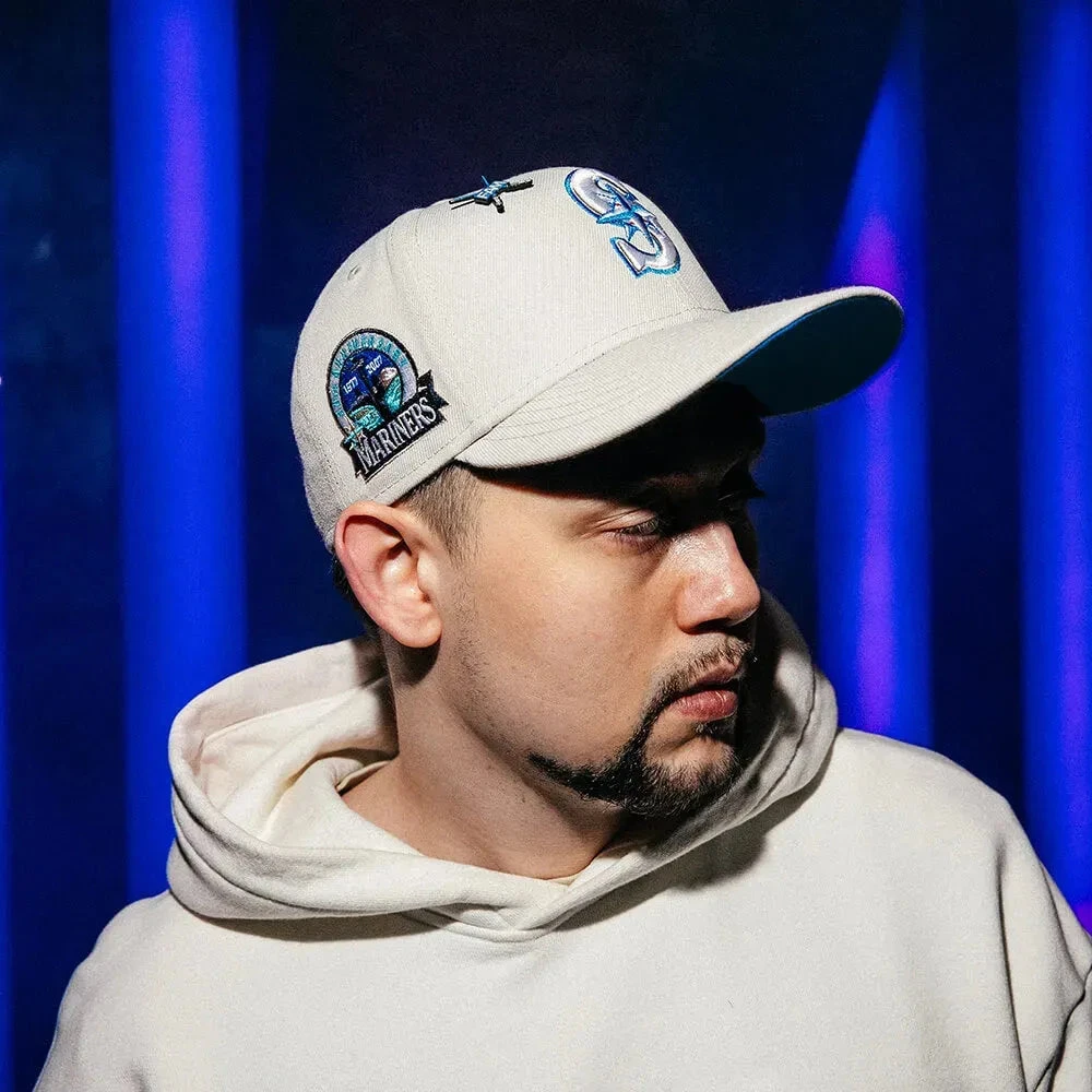 NEW ERA 59FIFTY MLB SEATTLE MARINERS 30TH ANNIVERSARY STONE / UNIVERSITY BLUE UV FITTED CAP 4 NEW ERA 59FIFTY MLB SEATTLE MARINERS 30TH ANNIVERSARY STONE / UNIVERSITY BLUE UV FITTED CAP - Image 2