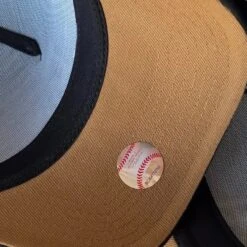 NEW ERA 9FORTY A-FRAME NEW YORK YANKEES WORLD SERIES 1999 TWO TONE / KHAKI UV SNAPBACK -Headwear store IMG 0870 b84644a5 7f7a 4288 bdb2 9606afe159c5