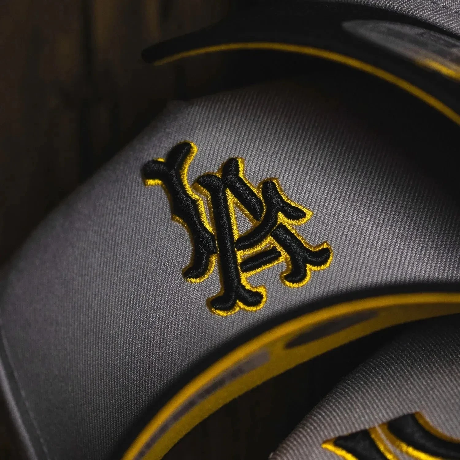 NEW ERA 9FORTY LOS ANGELES ANGELS 35TH ANNIVERSARY TWO TONE / YELLOW UV 4 NEW ERA 9FORTY LOS ANGELES ANGELS 35TH ANNIVERSARY TWO TONE / YELLOW UV - Image 2