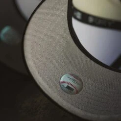 NEW ERA 9FORTY A-FRAME NEW YORK YANKEES WORLD SERIES 1999 TWO TONE / GREY UV SNAPBACK -Headwear store IMG 5381 Editcopy