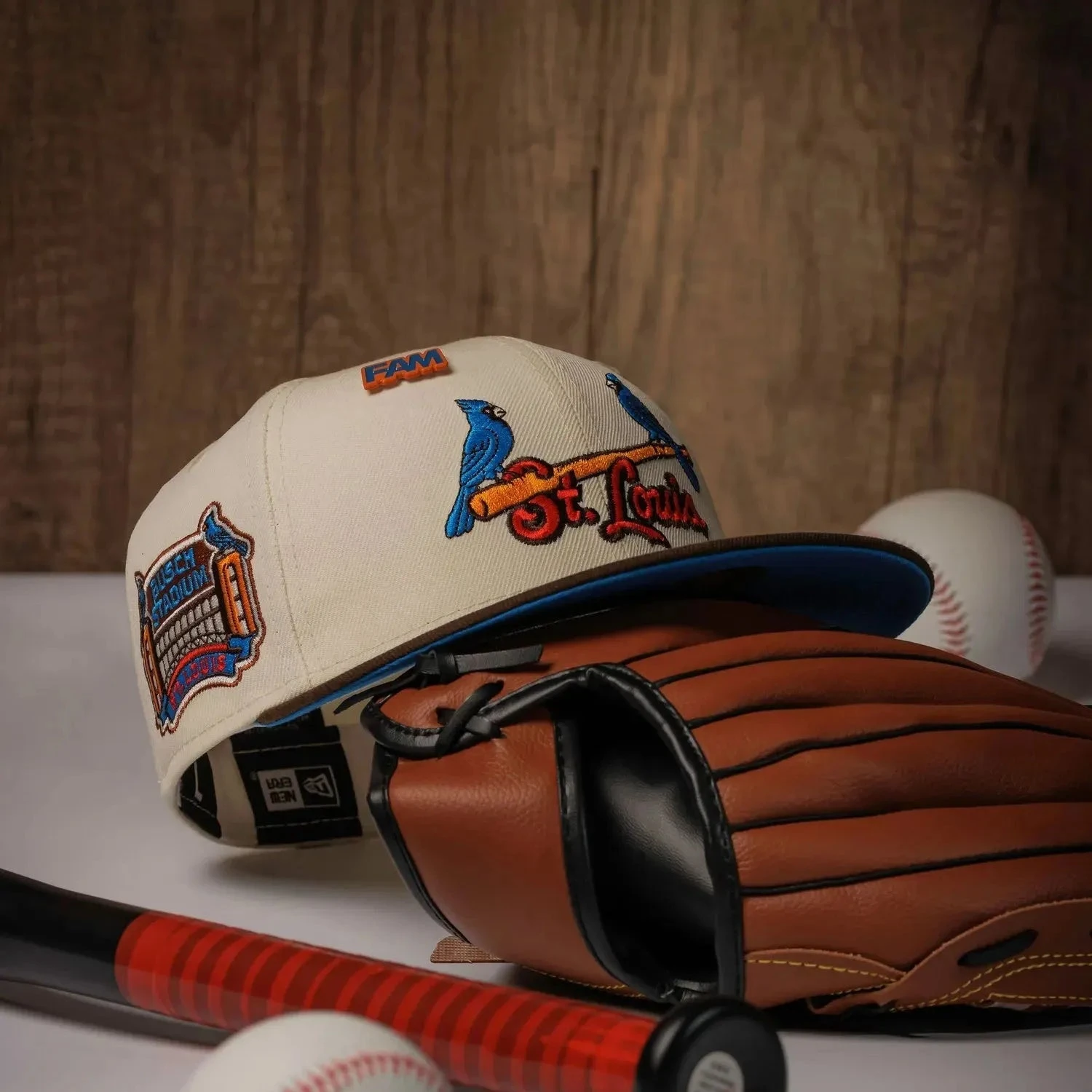 NEW ERA 59FIFTY MLB SAINT LOUIS CARDINALS BUSCH STADIUM TWO TONE / SUNWASH BLUE UV FITTED CAP 3 NEW ERA 59FIFTY MLB SAINT LOUIS CARDINALS BUSCH STADIUM TWO TONE / SUNWASH BLUE UV FITTED CAP