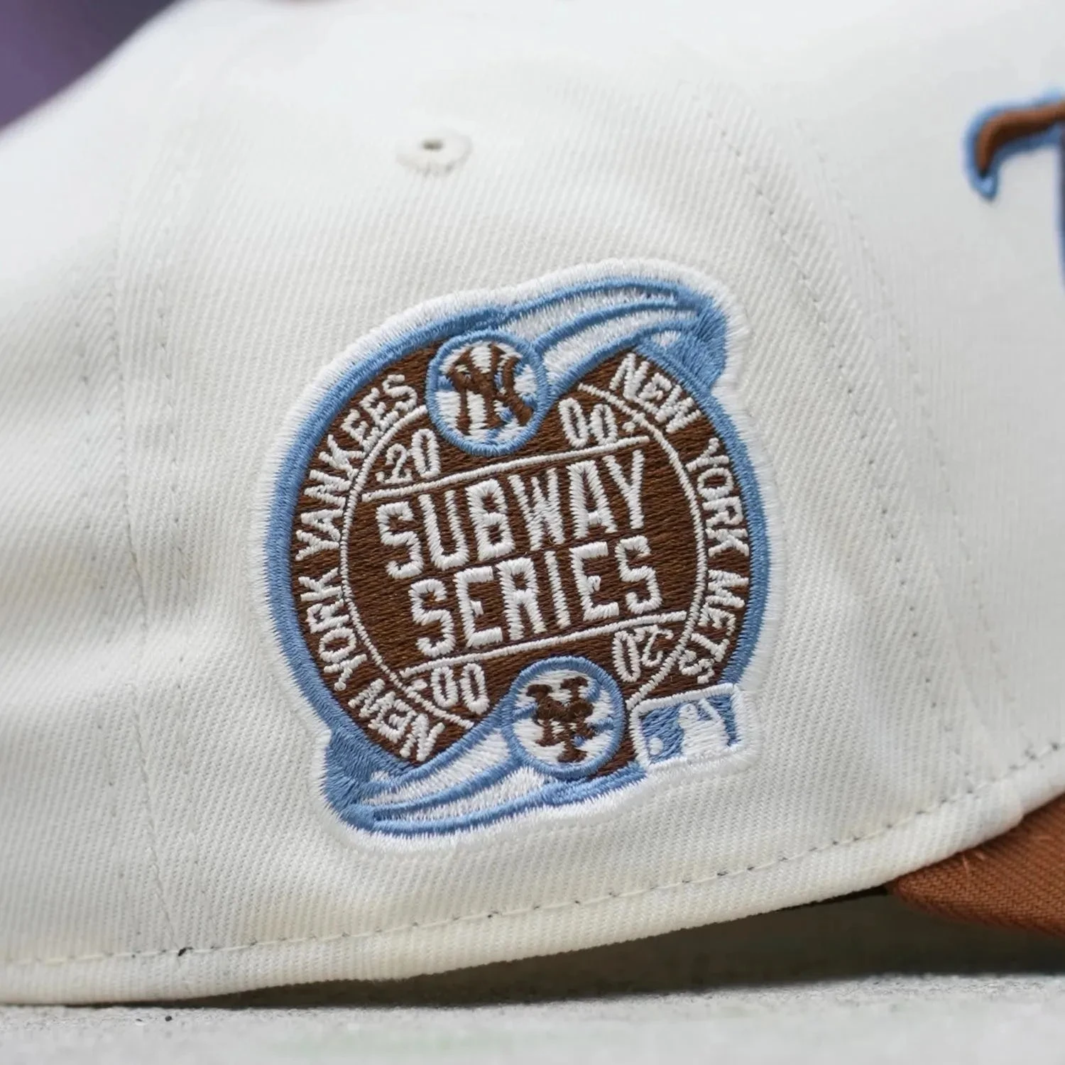 NEW ERA 9FORTY A-FRAME NEW YORK YANKEES SUBWAY SERIES 2000 TWO TONE / GREY UV SNAPBACK 4 NEW ERA 9FORTY A-FRAME NEW YORK YANKEES SUBWAY SERIES 2000 TWO TONE / GREY UV SNAPBACK - Image 2