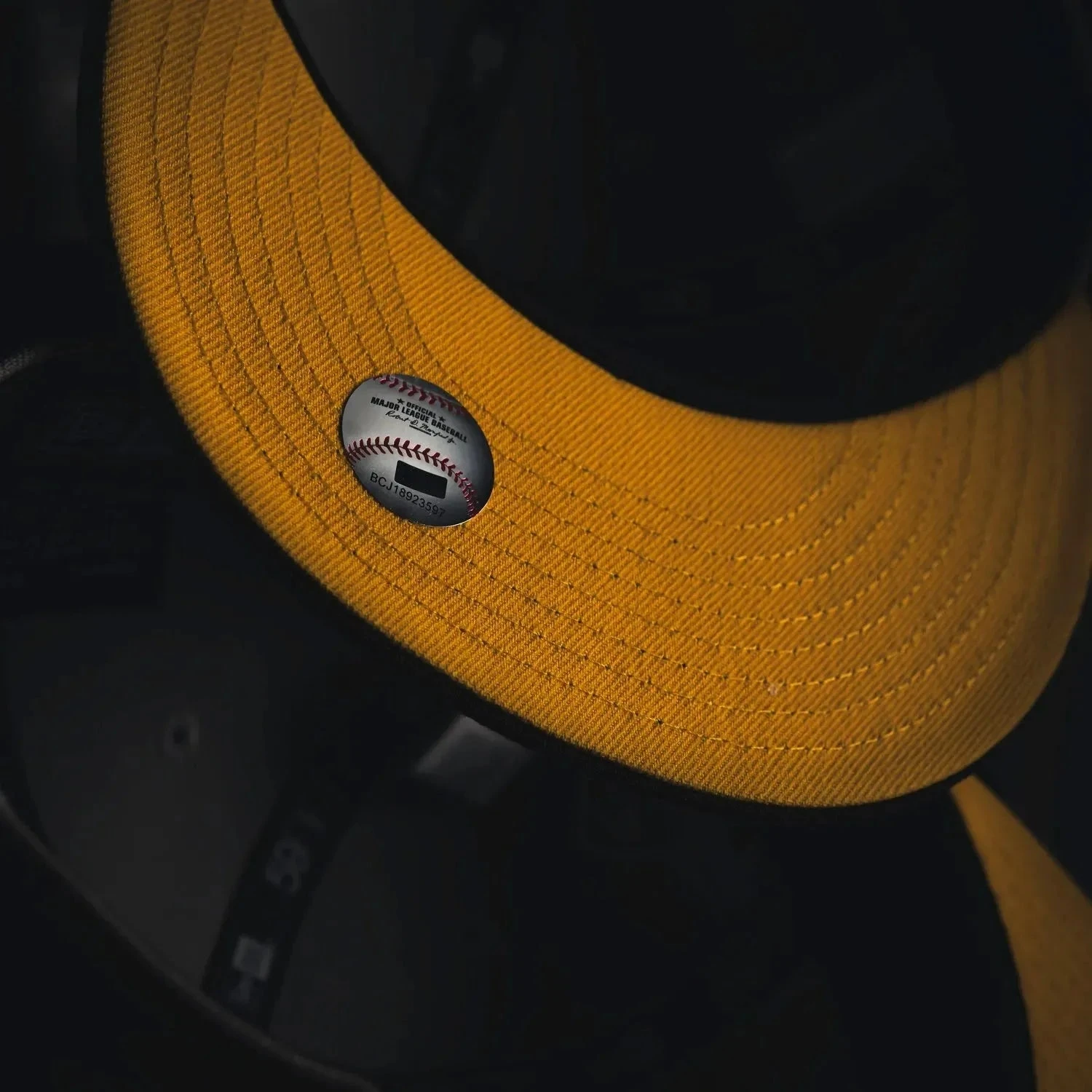 NEW ERA 59FIFTY MLB HOUSTON ASTROS 40TH ANNIVERSARY TWO TONE / YELLOW UV FITTED CAP 5 NEW ERA 59FIFTY MLB HOUSTON ASTROS 40TH ANNIVERSARY TWO TONE / YELLOW UV FITTED CAP - Image 3