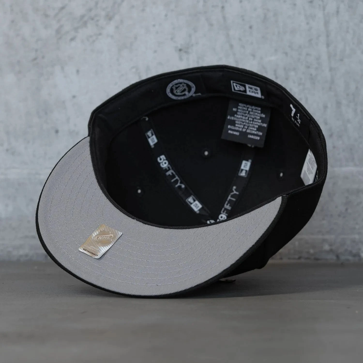 NEW ERA 59FIFTY NHL ANAHEIM DUCKS BLACK / GREY UV FITTED CAP 6 NEW ERA 59FIFTY NHL ANAHEIM DUCKS BLACK / GREY UV FITTED CAP - Image 4