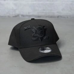 NEW ERA 9FORTY A-FRAME NHL ANAHEIM DUCKS BLACK / GREY UV SNAPBACK 15 NEW ERA 9FORTY A-FRAME NHL ANAHEIM DUCKS BLACK / GREY UV SNAPBACK -Headwear store NewEra9FORTYAFRAMEBlackonBlackNHLAnaheimDucks5