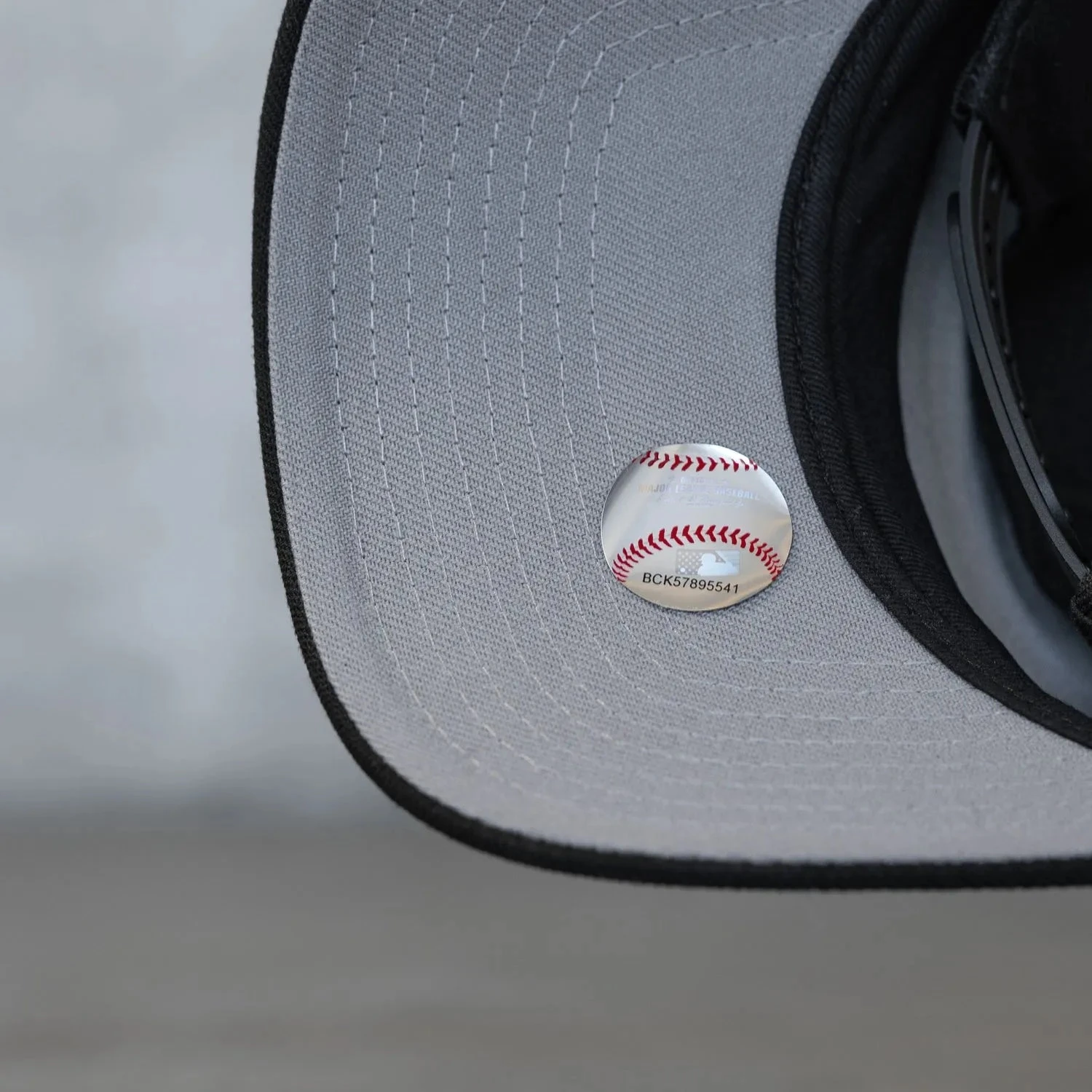 NEW ERA 9FORTY A-FRAME MLB NEW YORK YANKEES BLACK / GREY UV SNAPBACK 5 NEW ERA 9FORTY A-FRAME MLB NEW YORK YANKEES BLACK / GREY UV SNAPBACK - Image 3