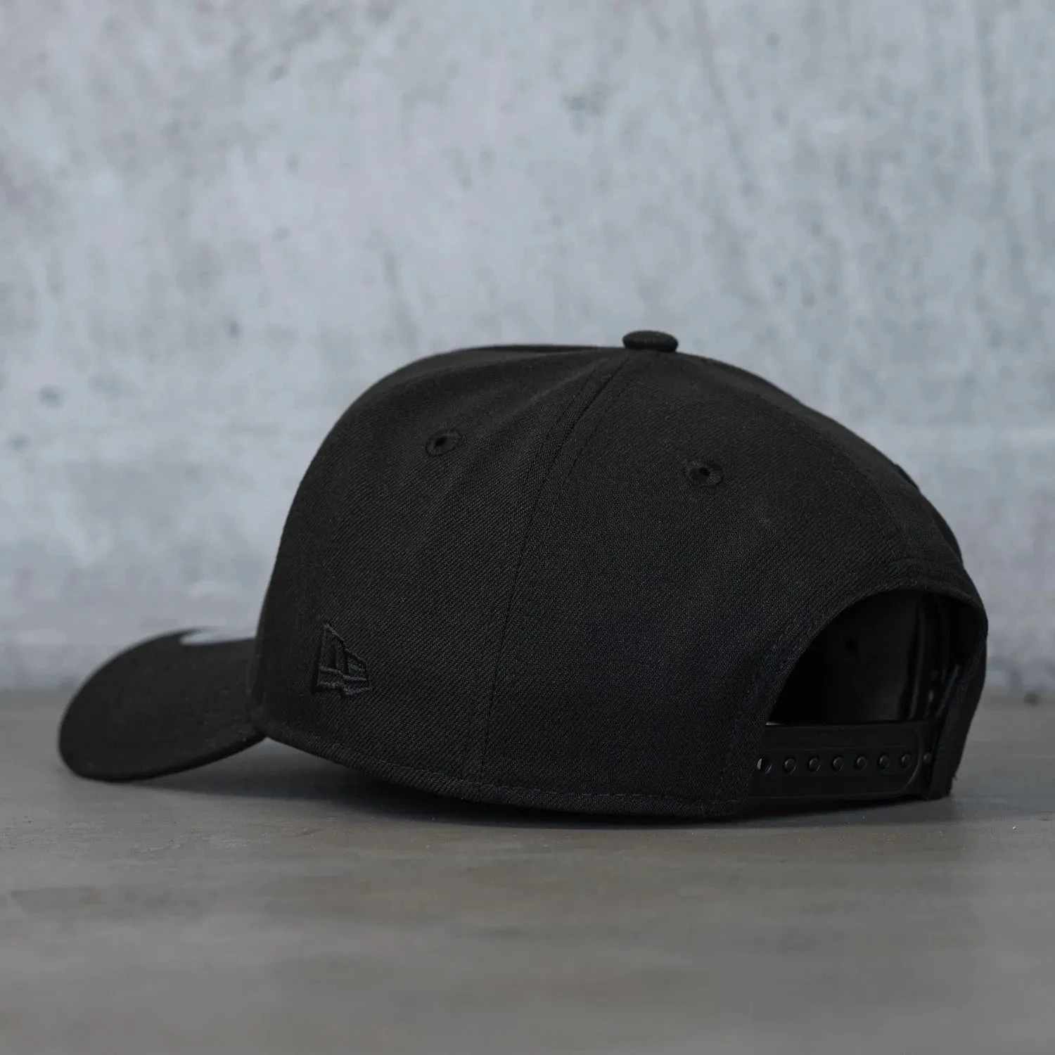 NEW ERA 9FORTY A-FRAME MLB NEW YORK YANKEES BLACK / GREY UV SNAPBACK 6 NEW ERA 9FORTY A-FRAME MLB NEW YORK YANKEES BLACK / GREY UV SNAPBACK - Image 4