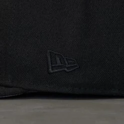 NEW ERA 59FIFTY MLB NEW YORK YANKEES WORLD SERIES 1998 BLACK ON BLACK / GREY UV FITTED CAP 17 NEW ERA 59FIFTY MLB NEW YORK YANKEES WORLD SERIES 1998 BLACK ON BLACK / GREY UV FITTED CAP -Headwear store NewEraBlackonBlackcap
