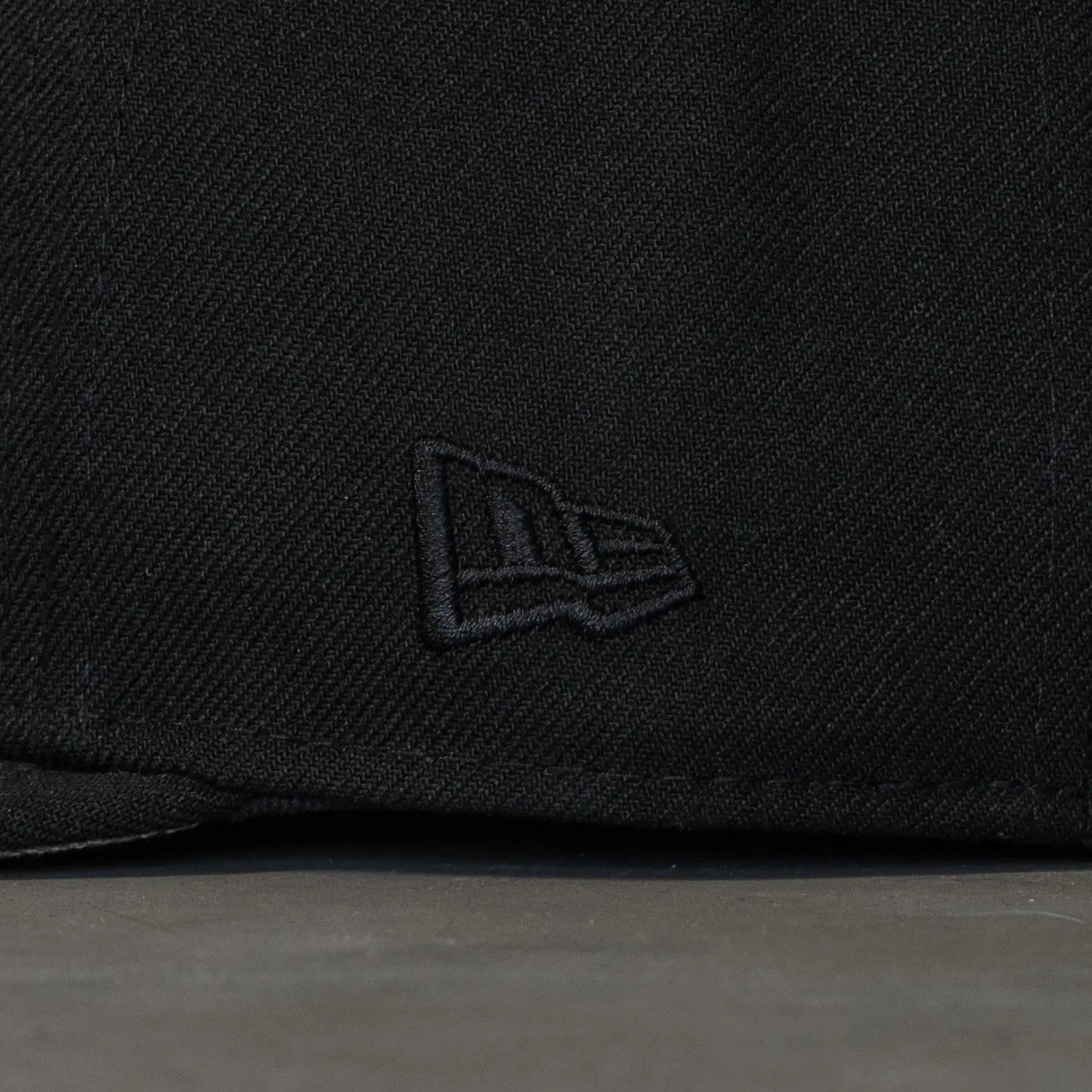 NEW ERA 59FIFTY NFL LAS VEGAS RAIDERS BLACK / GREY UV FITTED CAP 7 NEW ERA 59FIFTY NFL LAS VEGAS RAIDERS BLACK / GREY UV FITTED CAP - Image 5