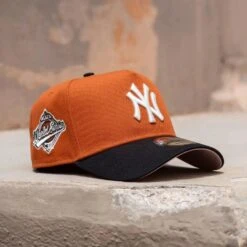 NEW ERA 9FORTY A-FRAME NEW YORK YANKEES WORLD SERIES 1996 TWO TONE / PINK UV SNAPBACK