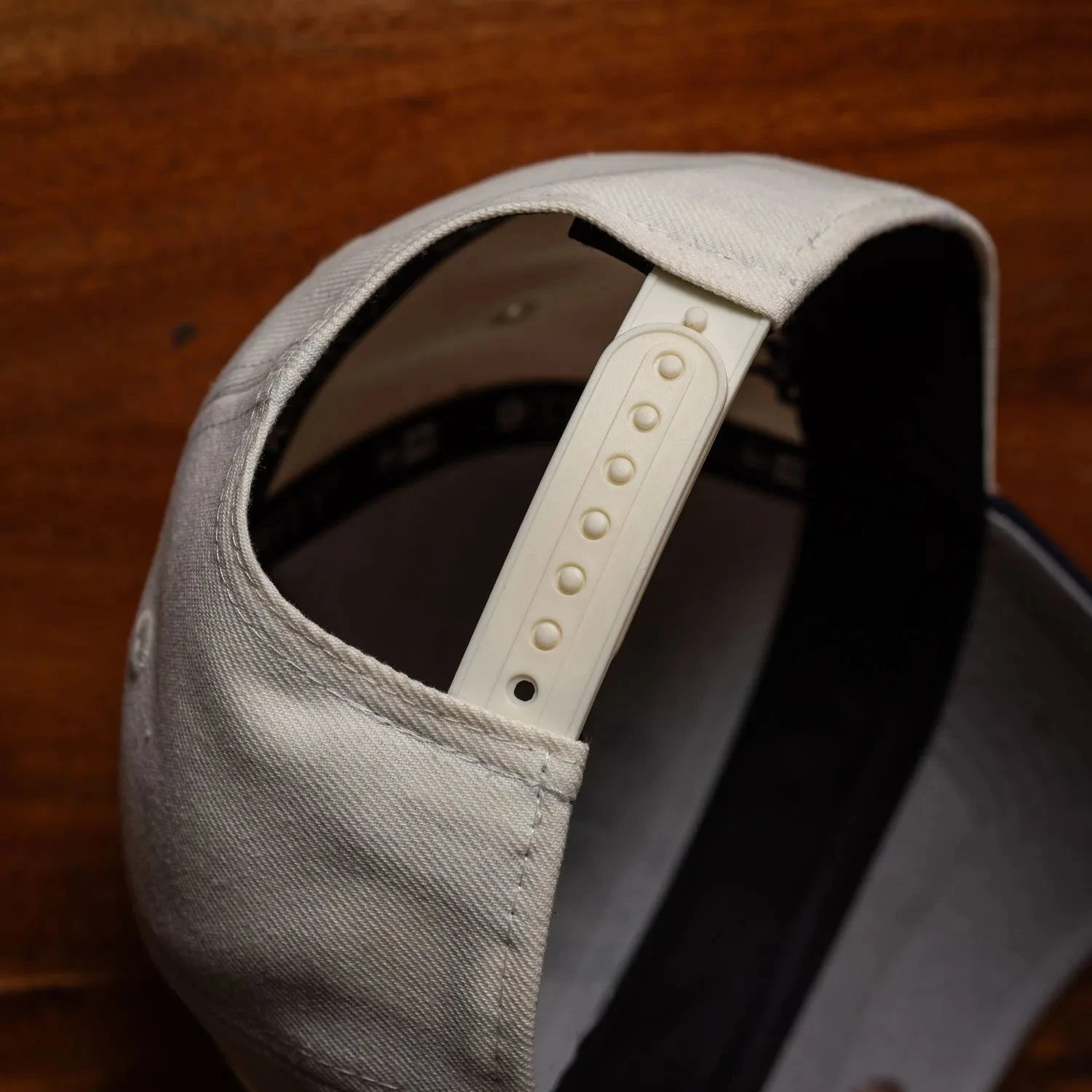 NEW ERA 9FORTY A-FRAME MLB LOS ANGELES DODGERS SCRIPT TWO TONE / GREY UV SNAPBACK CAP 6 NEW ERA 9FORTY A-FRAME MLB LOS ANGELES DODGERS SCRIPT TWO TONE / GREY UV SNAPBACK CAP - Image 4