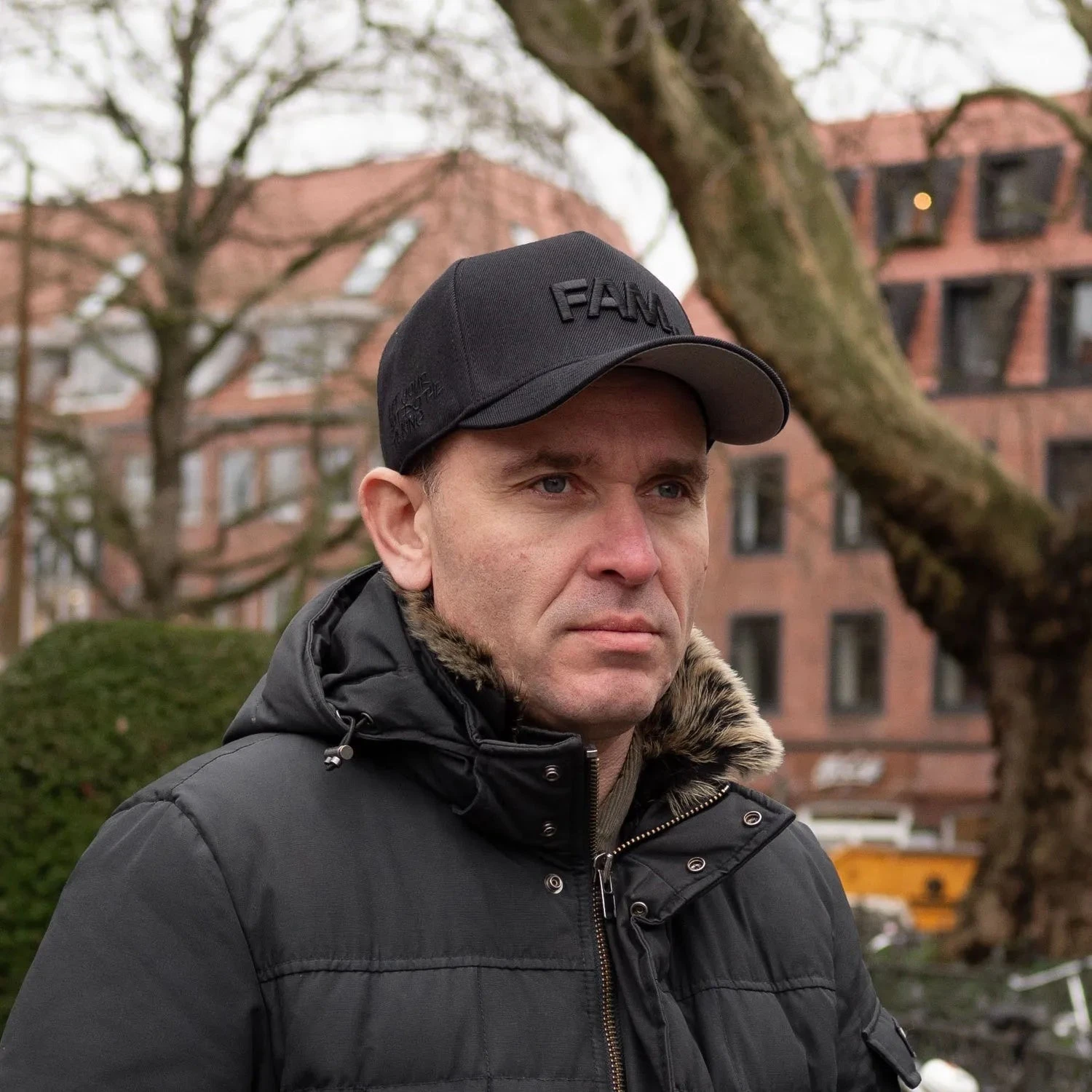 FAM.CAP CORE BLACK ON BLACK SNAPBACK /GREY UV 4 FAM.CAP CORE BLACK ON BLACK SNAPBACK /GREY UV - Image 2