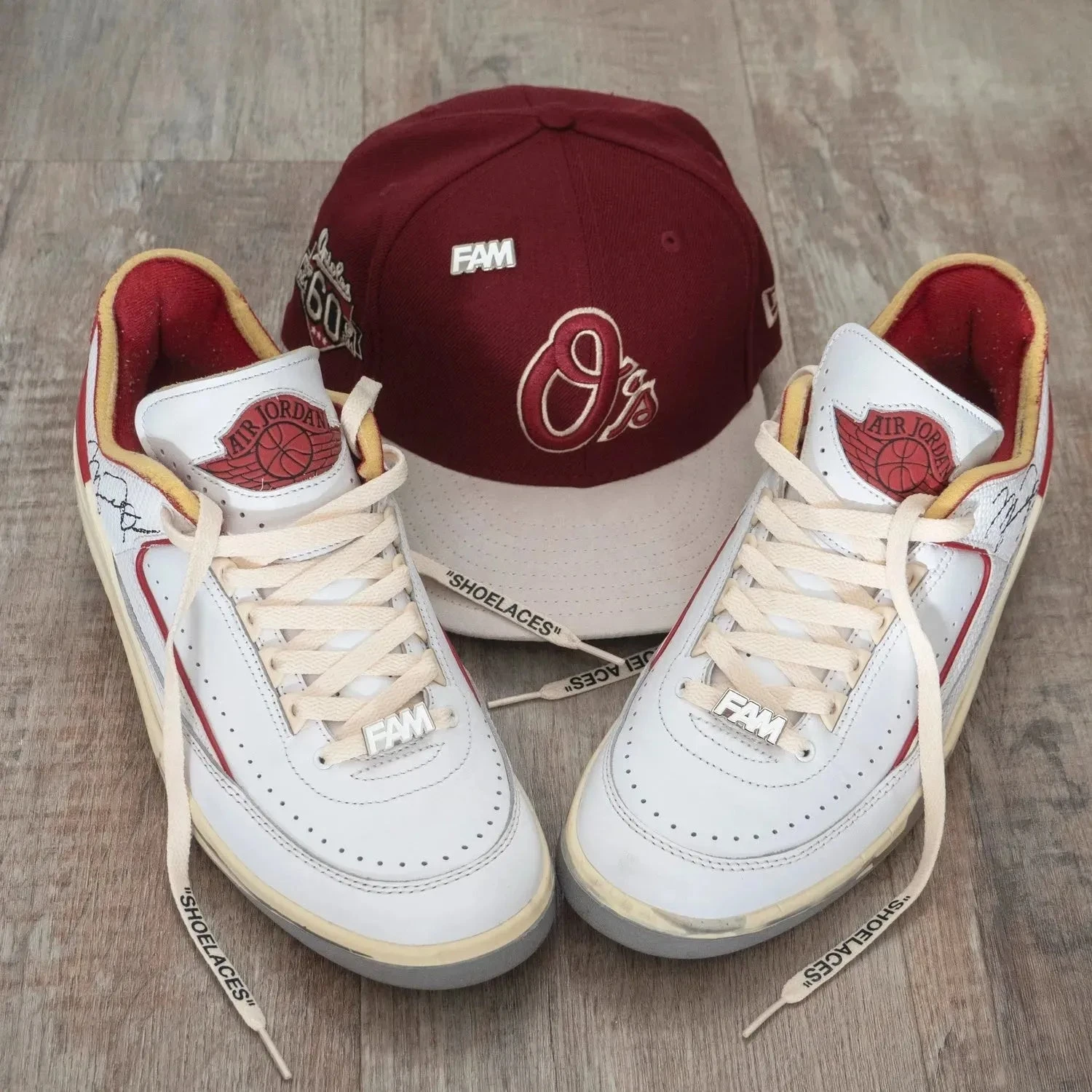 FAM LACE LOCKS + PIN METALLIC SILVER / WHITE 4 FAM LACE LOCKS + PIN METALLIC SILVER / WHITE - Image 2