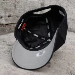 FAM.CAP CORE BLACK ON BLACK SNAPBACK /GREY UV 13 FAM.CAP CORE BLACK ON BLACK SNAPBACK /GREY UV -Headwear store P1300954
