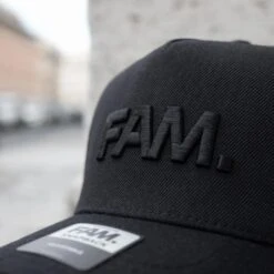 FAM.CAP CORE BLACK ON BLACK SNAPBACK /GREY UV 16 FAM.CAP CORE BLACK ON BLACK SNAPBACK /GREY UV -Headwear store P1300993