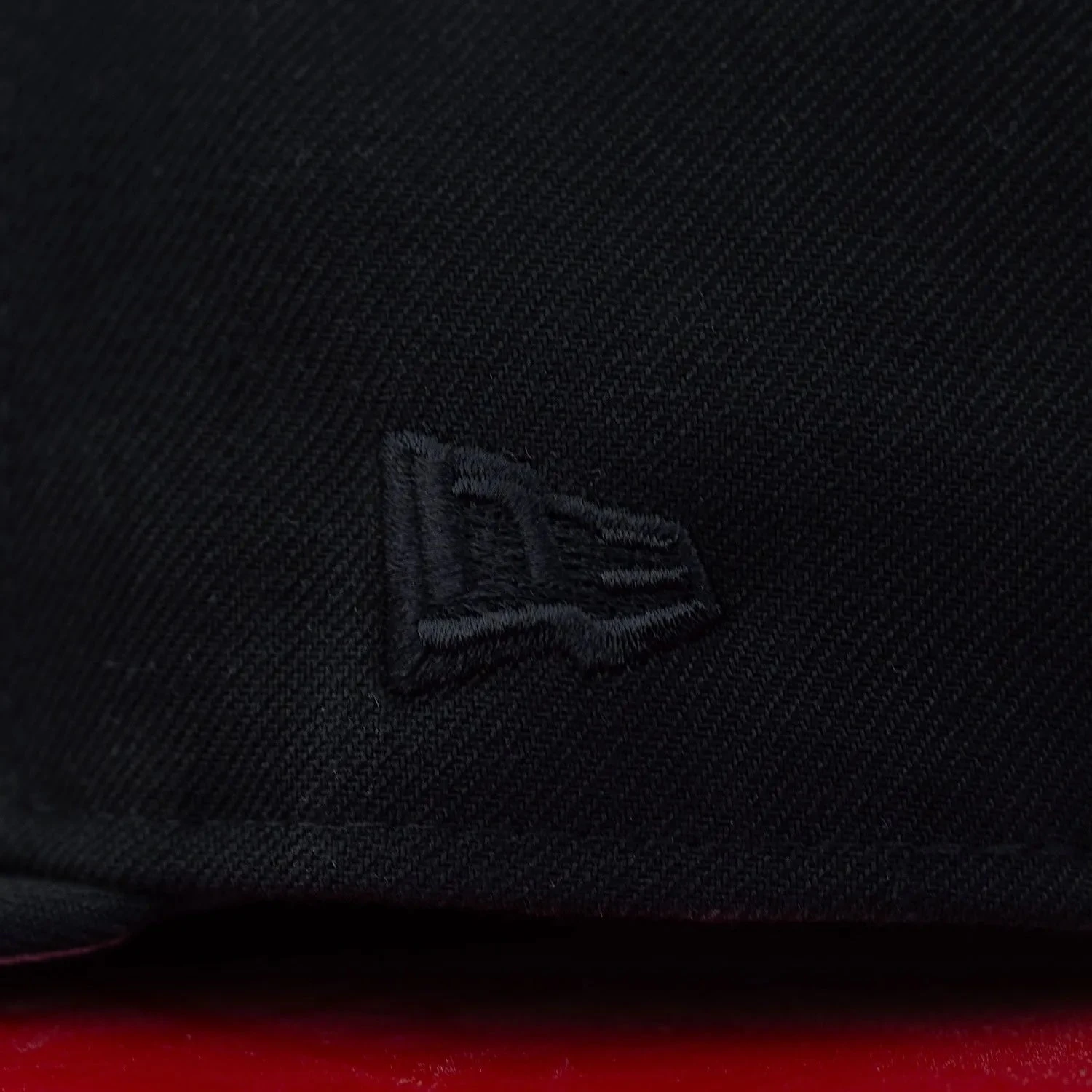 NEW ERA 59FIFTY MLB ANAHEIM ANGELS UPSIDE DOWN BLACK / GREY UV FITTED CAP 8 NEW ERA 59FIFTY MLB ANAHEIM ANGELS UPSIDE DOWN BLACK / GREY UV FITTED CAP - Image 6