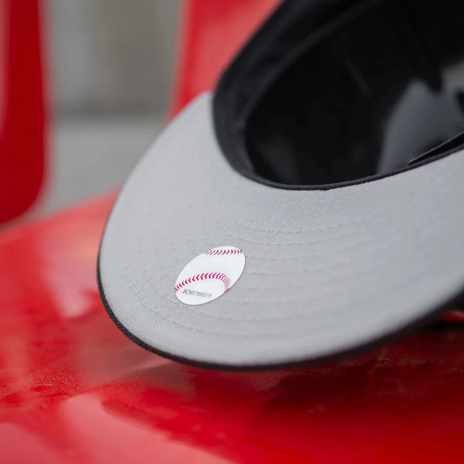 NEW ERA 59FIFTY MLB ANAHEIM ANGELS UPSIDE DOWN BLACK / GREY UV FITTED CAP 6 NEW ERA 59FIFTY MLB ANAHEIM ANGELS UPSIDE DOWN BLACK / GREY UV FITTED CAP - Image 4