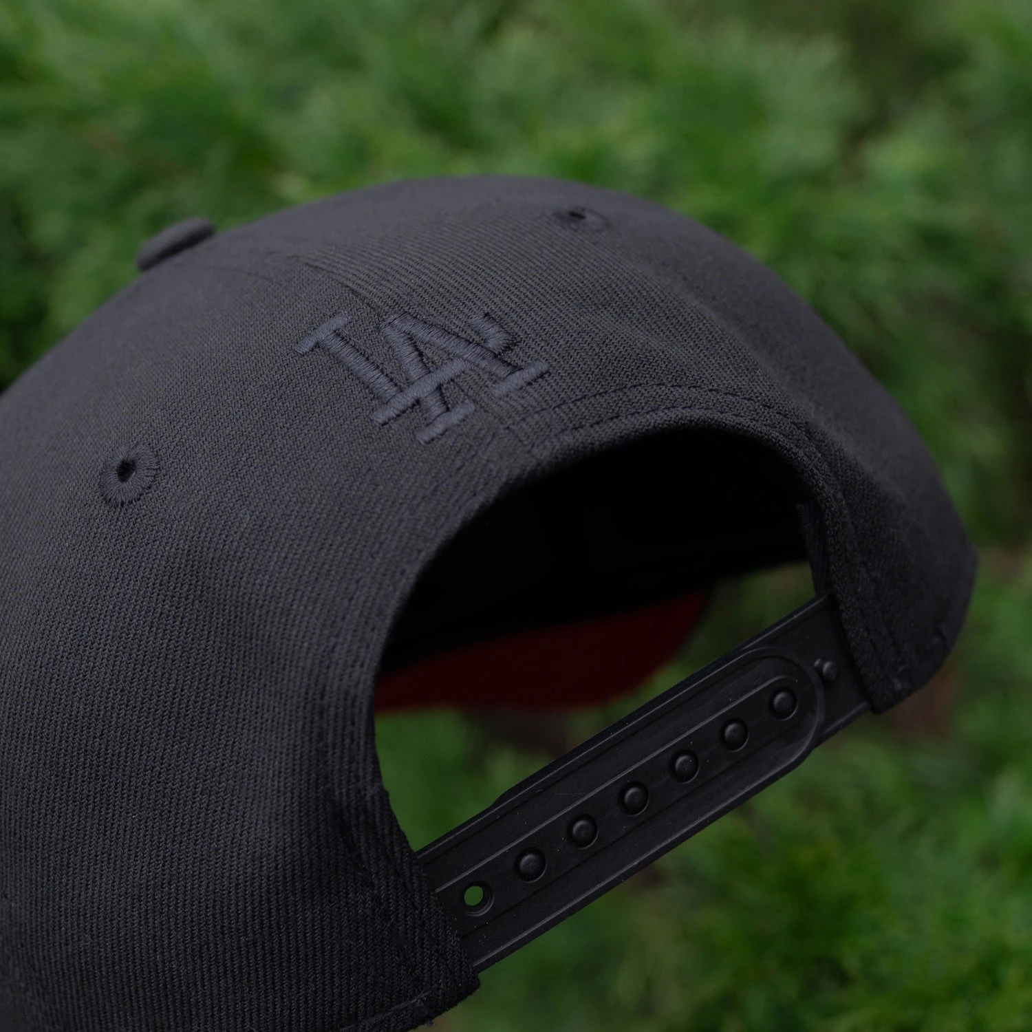 NEW ERA 9FORTY A-FRAME LOS ANGELES DODGERS ROSES BLACK / SCARLET UV SNAPBACK CAP 6 NEW ERA 9FORTY A-FRAME LOS ANGELES DODGERS ROSES BLACK / SCARLET UV SNAPBACK CAP - Image 4