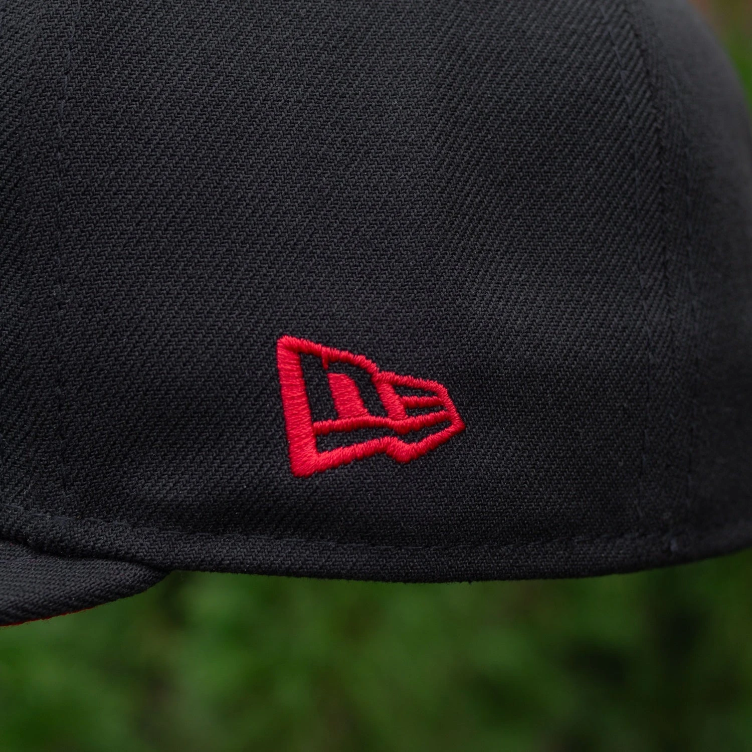 NEW ERA 59FIFTY MLB LOS ANGELES DODGERS ROSES BLACK / SCARLET UV FITTED CAP 7 NEW ERA 59FIFTY MLB LOS ANGELES DODGERS ROSES BLACK / SCARLET UV FITTED CAP - Image 5