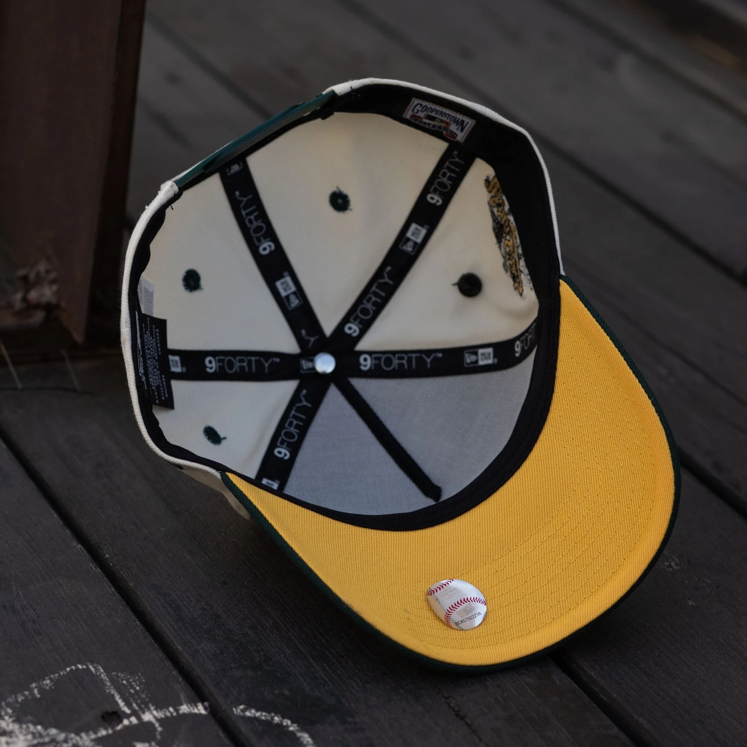 NEW ERA 9FORTY A-FRAME OAKLAND ATHLETICS WORLD SERIES 1989 TWO TONE / YELLOW UV SNAPBACK 8 NEW ERA 9FORTY A-FRAME OAKLAND ATHLETICS WORLD SERIES 1989 TWO TONE / YELLOW UV SNAPBACK - Image 6