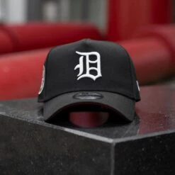 NEW ERA 9FORTY DETROIT TIGERS BRIGGS STADIUM BLACK / SCARLET RED UV 10 NEW ERA 9FORTY DETROIT TIGERS BRIGGS STADIUM BLACK / SCARLET RED UV -Headwear store P7213110