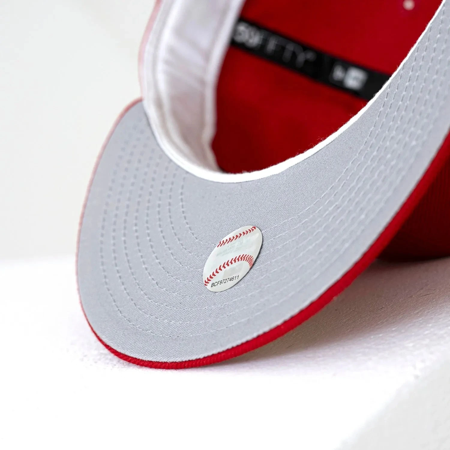 NEW ERA 59FIFTY MLB NEW YORK YANKEES RED / GREY UV FITTED CAP 6 NEW ERA 59FIFTY MLB NEW YORK YANKEES RED / GREY UV FITTED CAP - Image 4