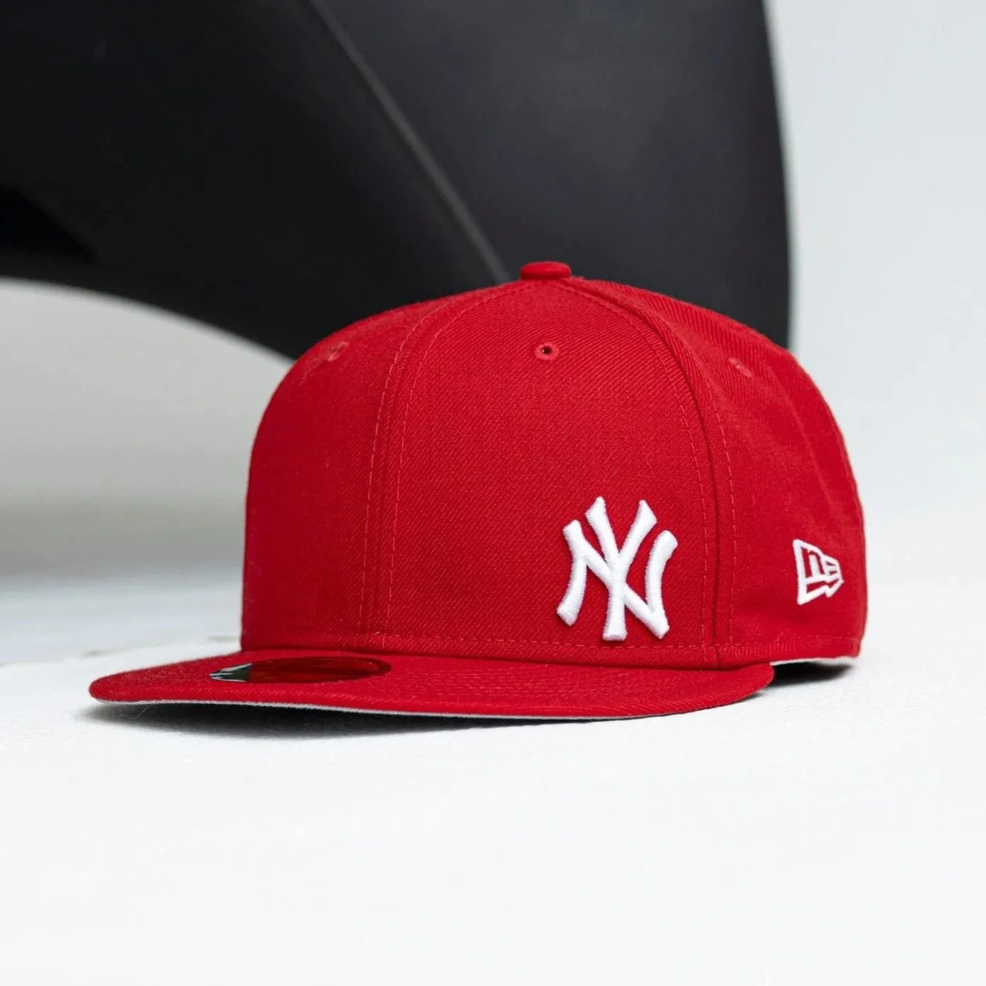 NEW ERA 59FIFTY MLB MINI LOGO NEW YORK YANKEES RED / GREY UV WOOL FITTED CAP 3 NEW ERA 59FIFTY MLB MINI LOGO NEW YORK YANKEES RED / GREY UV WOOL FITTED CAP