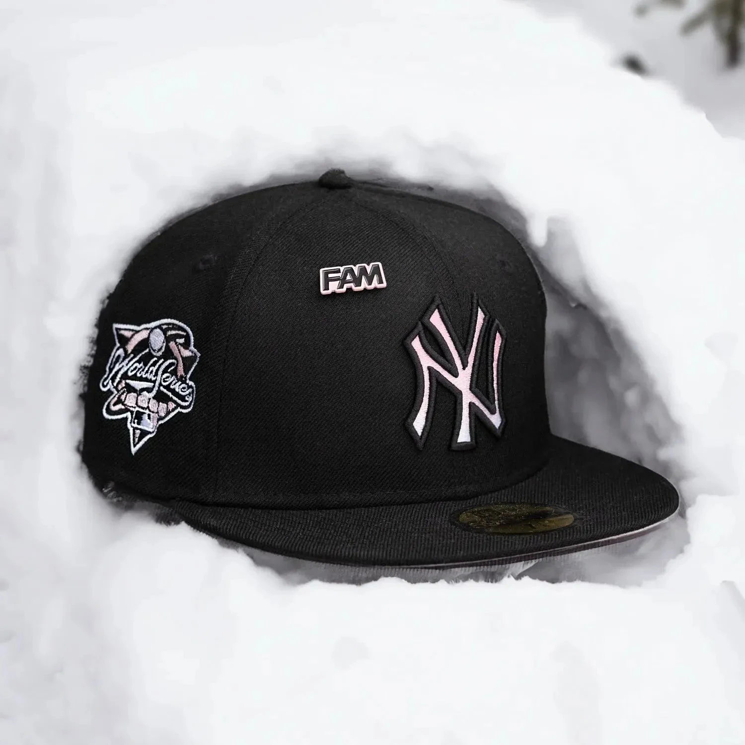 NEW ERA 59FIFTY MLB NEW YORK YANKEES WORLD SERIES 2000 BLACK / PINK UV FITTED CAP 3 NEW ERA 59FIFTY MLB NEW YORK YANKEES WORLD SERIES 2000 BLACK / PINK UV FITTED CAP
