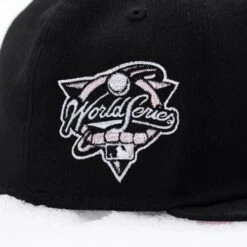 NEW ERA 59FIFTY MLB NEW YORK YANKEES WORLD SERIES 2000 BLACK / PINK UV FITTED CAP 11 NEW ERA 59FIFTY MLB NEW YORK YANKEES WORLD SERIES 2000 BLACK / PINK UV FITTED CAP -Headwear store PC060652