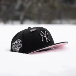 NEW ERA 59FIFTY MLB NEW YORK YANKEES WORLD SERIES 2000 BLACK / PINK UV FITTED CAP 12 NEW ERA 59FIFTY MLB NEW YORK YANKEES WORLD SERIES 2000 BLACK / PINK UV FITTED CAP -Headwear store PC060658