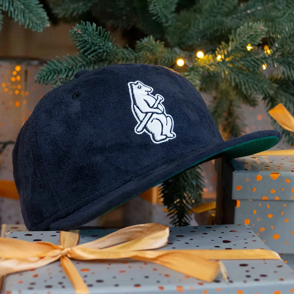 NEW ERA 59FIFTY MLB CHICAGO CUBS 1908 LOGO NAVY FAUX SUEDE / GREEN UV FITTED CAP 5 NEW ERA 59FIFTY MLB CHICAGO CUBS 1908 LOGO NAVY FAUX SUEDE / GREEN UV FITTED CAP - Image 3