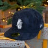 NEW ERA 59FIFTY MLB CHICAGO CUBS 1908 LOGO NAVY FAUX SUEDE / GREEN UV FITTED CAP 2 NEW ERA 59FIFTY MLB CHICAGO CUBS 1908 LOGO NAVY FAUX SUEDE / GREEN UV FITTED CAP -Headwear store PC091656 1