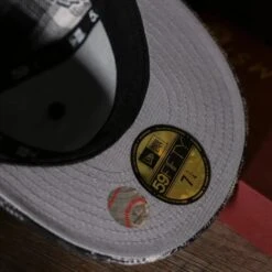 NEW ERA 59FIFTY MLB CHICAGO WHITE SOX COMISKEY PARK PLAID BLACK / GREY UV FITTED CAP 15 NEW ERA 59FIFTY MLB CHICAGO WHITE SOX COMISKEY PARK PLAID BLACK / GREY UV FITTED CAP -Headwear store PC120631