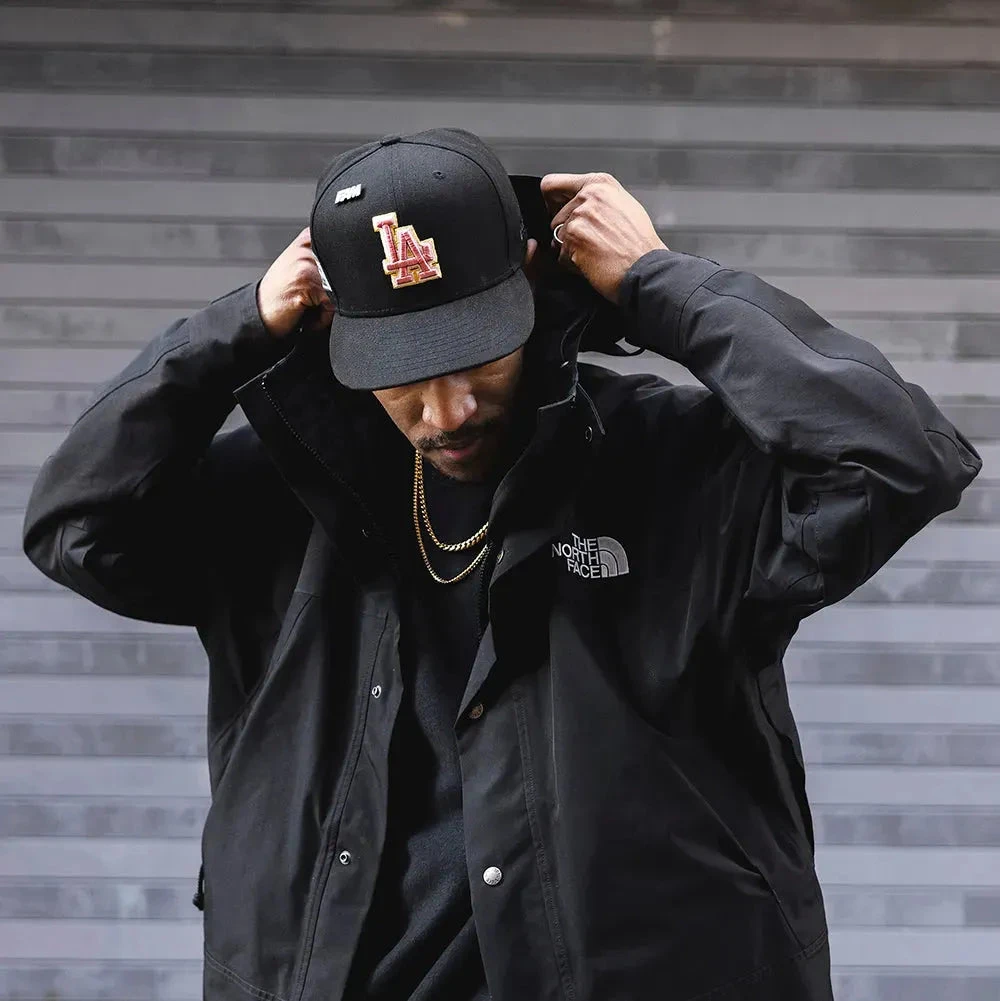 NEW ERA 59FIFTY MLB LOS ANGELES DODGERS DODGERS STADIUM 1962 BLACK / DARK RED UV FITTED CAP 4 NEW ERA 59FIFTY MLB LOS ANGELES DODGERS DODGERS STADIUM 1962 BLACK / DARK RED UV FITTED CAP - Image 2